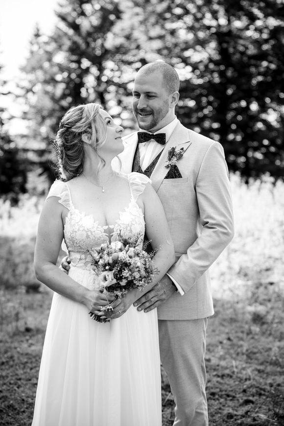 FAHTPIX-Hochzeitspaar_im_Freien