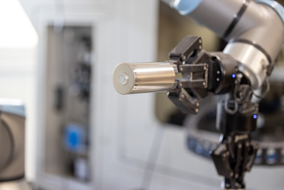 FAHTPIX-Roboterarm_mit_Testobjekt