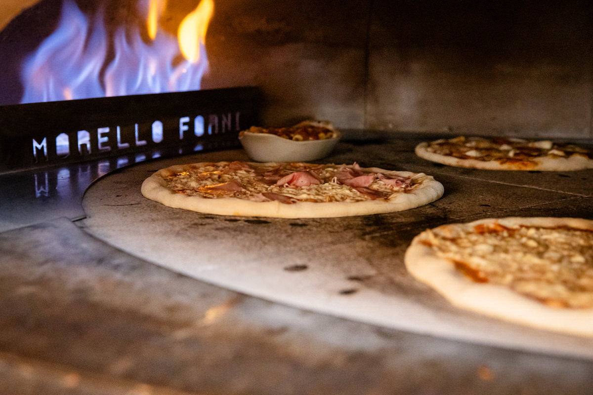 Pizza_im_Ofen_gebacken